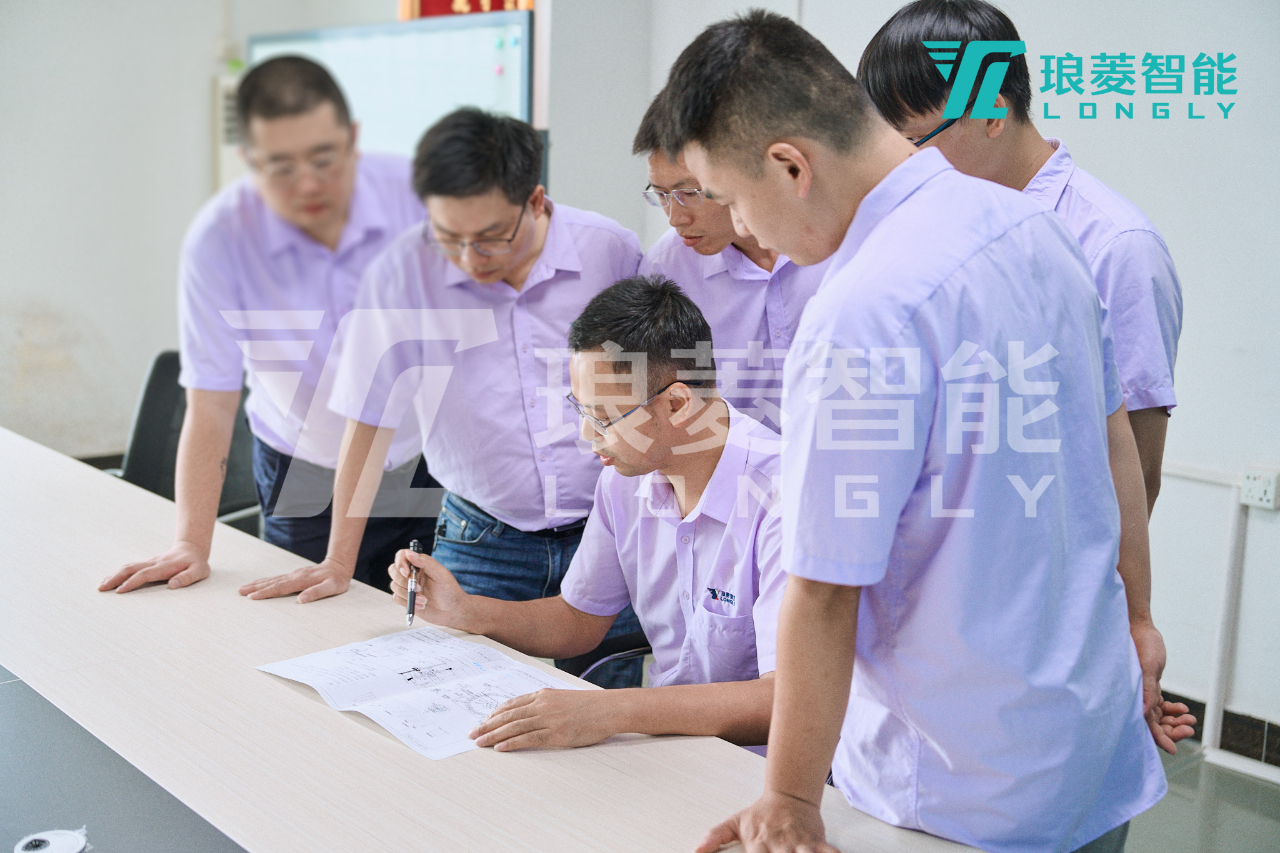 研发团队会议.jpg 研发团队会议.jpg